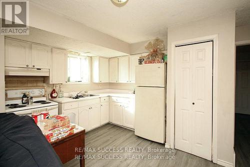 32 & 34 River Street, Thorold, ON - Indoor Photo Showing Kitchen