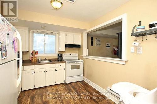 32 & 34 River Street, Thorold, ON - Indoor Photo Showing Kitchen
