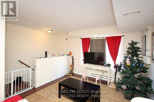 32 & 34 River Street, Thorold, ON - Indoor Photo Showing Other Room