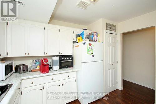 32 & 34 River Street, Thorold, ON - Indoor Photo Showing Kitchen