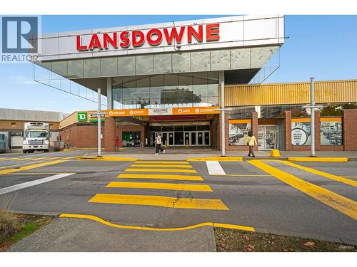 115 8591 Westminster Highway, Richmond, BC - Outdoor