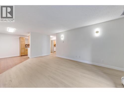 115 8591 Westminster Highway, Richmond, BC - Indoor Photo Showing Other Room