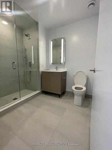 505 - 500 Dupont Street, Toronto, ON - Indoor Photo Showing Bathroom