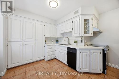 27 Pine Avenue S, Mississauga, ON - Indoor Photo Showing Kitchen With Double Sink