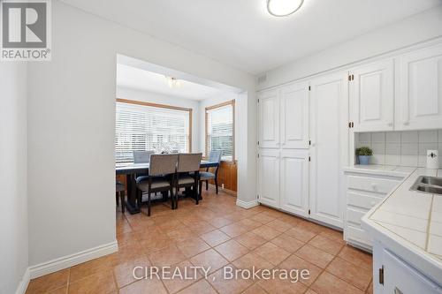 27 Pine Avenue S, Mississauga, ON - Indoor Photo Showing Kitchen