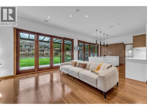 2227 Haywood Avenue, West Vancouver, BC - Indoor Photo Showing Living Room