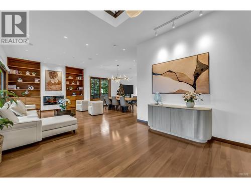 2227 Haywood Avenue, West Vancouver, BC - Indoor Photo Showing Living Room