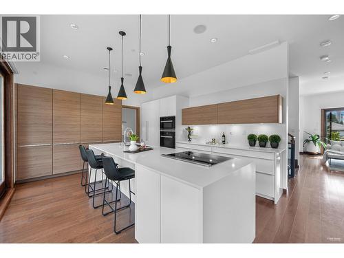2227 Haywood Avenue, West Vancouver, BC - Indoor Photo Showing Kitchen With Upgraded Kitchen