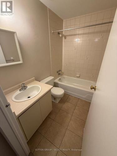 307 - 2230 Trafalgar Street, London East (East I), ON - Indoor Photo Showing Bathroom