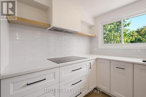 12 Apache Crescent, Ottawa, ON - Indoor Photo Showing Kitchen