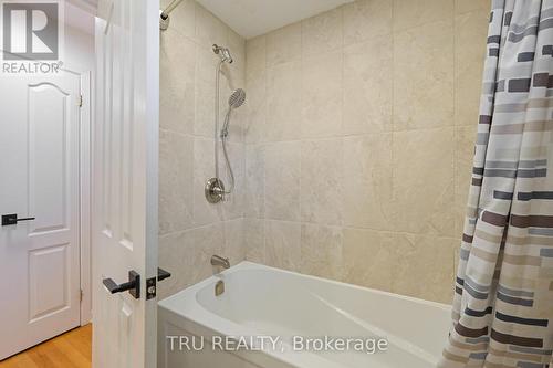 12 Apache Crescent, Ottawa, ON - Indoor Photo Showing Bathroom