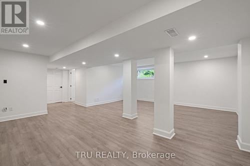 12 Apache Crescent, Ottawa, ON - Indoor