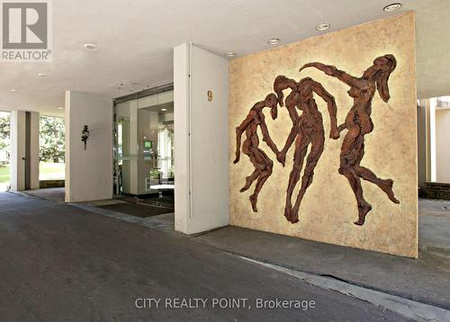 303 - 9 Deer Park Crescent, Toronto, ON - Indoor Photo Showing Other Room