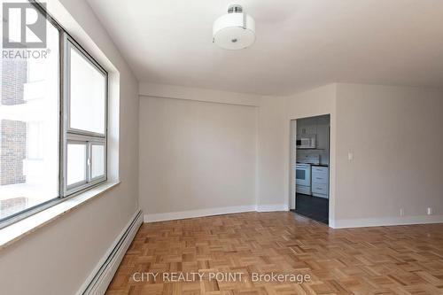 303 - 9 Deer Park Crescent, Toronto, ON - Indoor Photo Showing Other Room