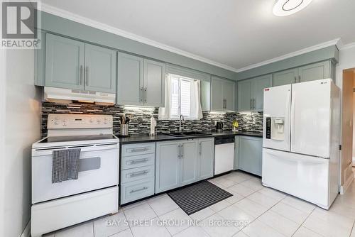 850 Monaghan Avenue, Oshawa, ON - Indoor Photo Showing Kitchen