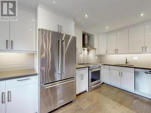 139 John West Way, Aurora, ON - Indoor Photo Showing Kitchen With Stainless Steel Kitchen With Upgraded Kitchen