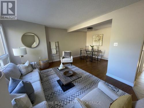 35 Waterman Avenue, London South (South R), ON - Indoor Photo Showing Living Room