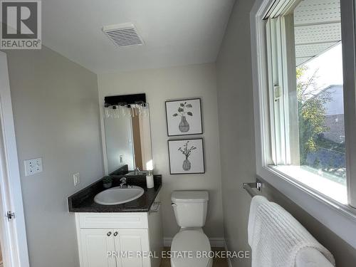 35 Waterman Avenue, London South (South R), ON - Indoor Photo Showing Bathroom