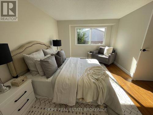 35 Waterman Avenue, London South (South R), ON - Indoor Photo Showing Bedroom