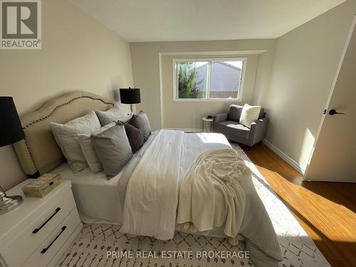 35 Waterman Avenue, London South (South R), ON - Indoor Photo Showing Bedroom