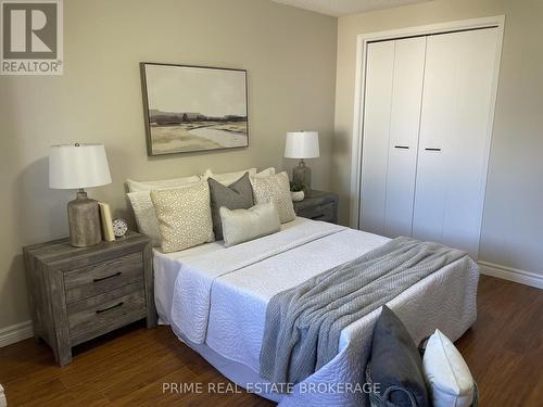 35 Waterman Avenue, London South (South R), ON - Indoor Photo Showing Bedroom