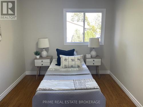35 Waterman Avenue, London South (South R), ON - Indoor Photo Showing Bedroom