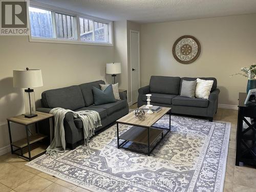 35 Waterman Avenue, London South (South R), ON - Indoor Photo Showing Living Room