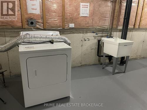 35 Waterman Avenue, London South (South R), ON - Indoor Photo Showing Laundry Room