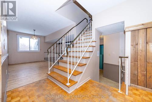 7 Coolbrook Cr Crescent, Ottawa, ON - Indoor Photo Showing Other Room