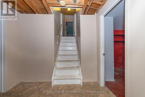 7 Coolbrook Cr Crescent, Ottawa, ON - Indoor Photo Showing Other Room