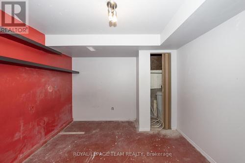 7 Coolbrook Cr Crescent, Ottawa, ON - Indoor Photo Showing Other Room