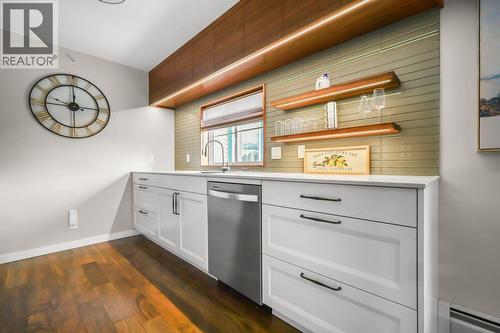 208 1638 6Th Avenue, Prince George, BC - Indoor Photo Showing Kitchen