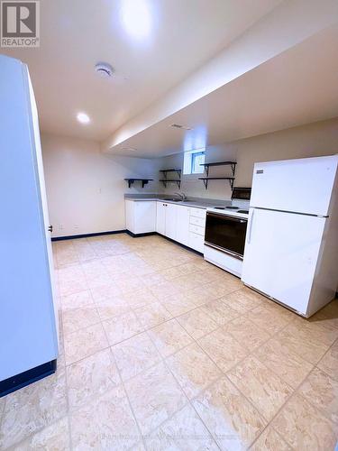 Bsmt - 41 Bainbridge Avenue, Toronto, ON - Indoor Photo Showing Kitchen