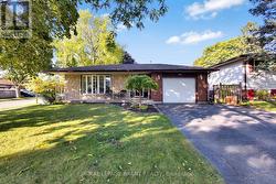 17 PENNY LANE  Brantford, ON N3R 5Y5