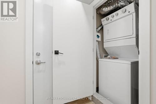 4 - 231 Park Street N, Hamilton, ON - Indoor Photo Showing Laundry Room