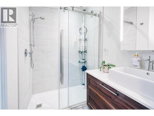 1096 Glade Court, Port Coquitlam, BC - Indoor Photo Showing Bathroom