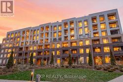 D328 - 8 BEVERLEY GLEN BOULEVARD  Vaughan, ON L4J 0L5