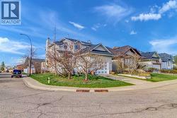 48 Martingrove Way NE  Calgary, AB T3J 2T2