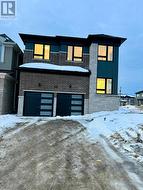 62 GRETZKY AVENUE  Barrie, ON L9J 1A8