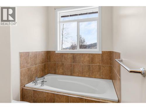 158 1702 Dyke Road, Quesnel, BC - Indoor Photo Showing Bathroom