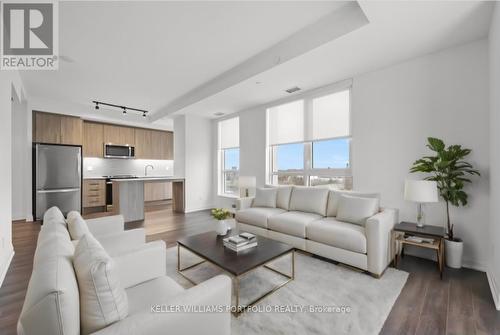 615 - 286 Main Street, Toronto, ON - Indoor Photo Showing Living Room