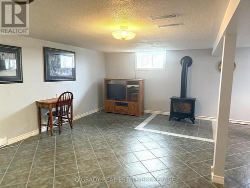 4472 Lords Mills Road, Augusta, ON - Indoor