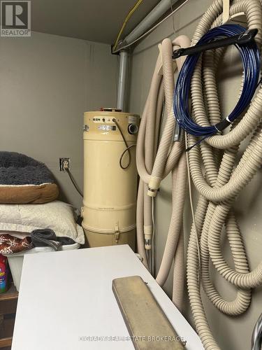 4472 Lords Mills Road, Augusta, ON - Indoor