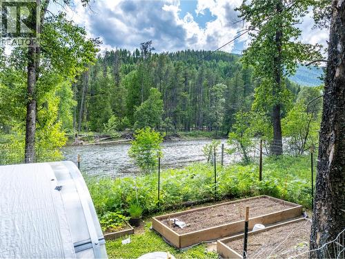 6996 95 Highway, Kingsgate, BC 