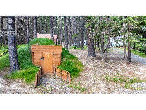 6996 95 Highway, Kingsgate, BC 