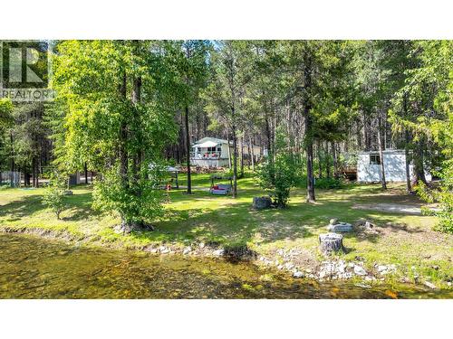 6996 95 Highway, Kingsgate, BC 