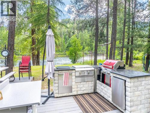 6996 95 Highway, Kingsgate, BC 