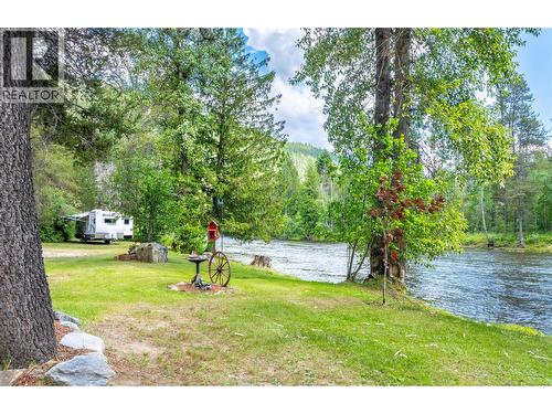 6996 95 Highway, Kingsgate, BC 