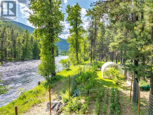 6996 95 Highway, Kingsgate, BC 