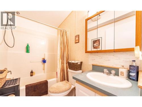 6996 95 Highway, Kingsgate, BC 